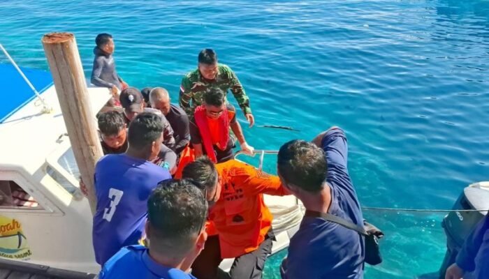 Tim SAR Evakuasi Penyelam WNA China Yang Tewas di Perairan Pulau Kakaban