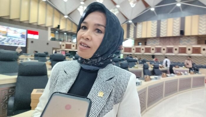 Tenaga Kerja Lokal Tersisih, Sulasih Dorong Prioritas Penyerapan di Sektor Tambang