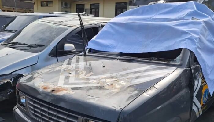 Pelanggan Diduga Aniaya Pengemudi Daring, Massa Merusak Mobil Polisi di Sleman
