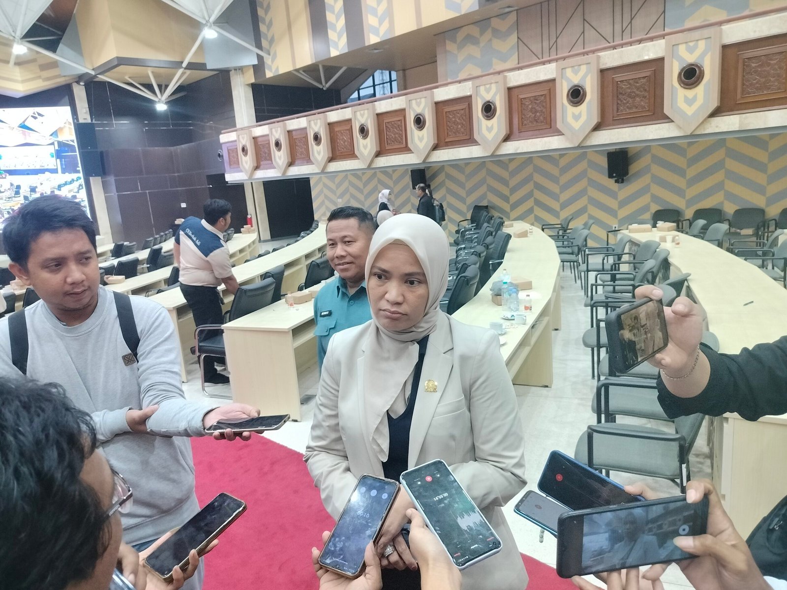 Wakil Ketua DPRD Katim, Yenni Eviliana