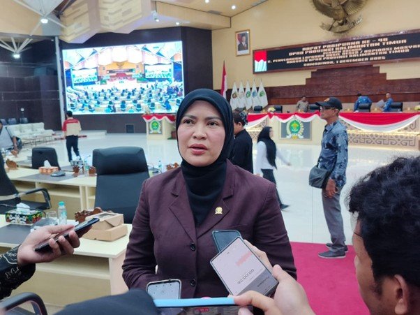 Wakil Ketua DPRD Kaltim, Yenni Eviliana