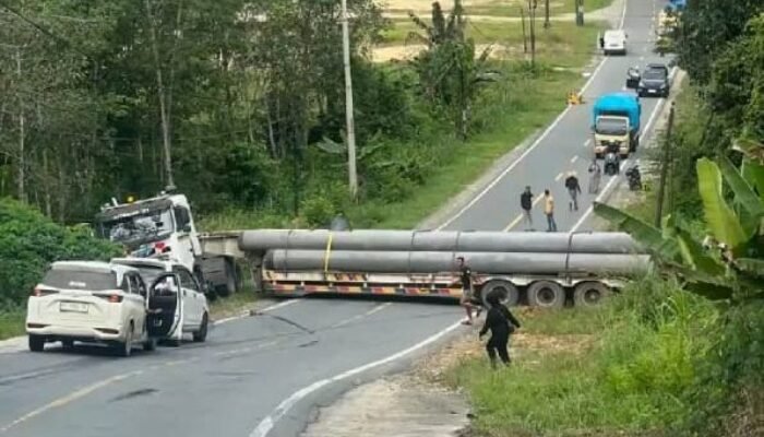Jalan Samarinda–Bontang Rawan Macet, Pemprov Kaltim Lempar Bola ke Pusat Kerapnya insiden truk terhambat di ruas Jalan