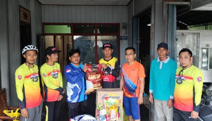 Arjuna Bike Salurkan Bantuan untuk Korban Kebakaran di Kelurahan Mangkurawang