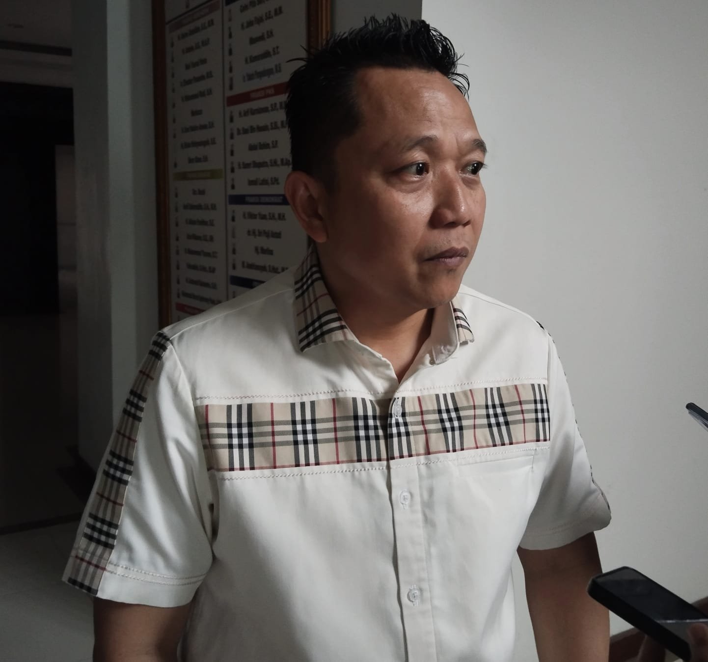Ketua Komisi III DPRD Samarinda, Deni Hakim Anwar, mendorong pemanfaatan aset daerah yang belum produktif sebagai kantong parkir guna mengurangi kemacetan dan meningkatkan ketertiban di Kota Samarinda.